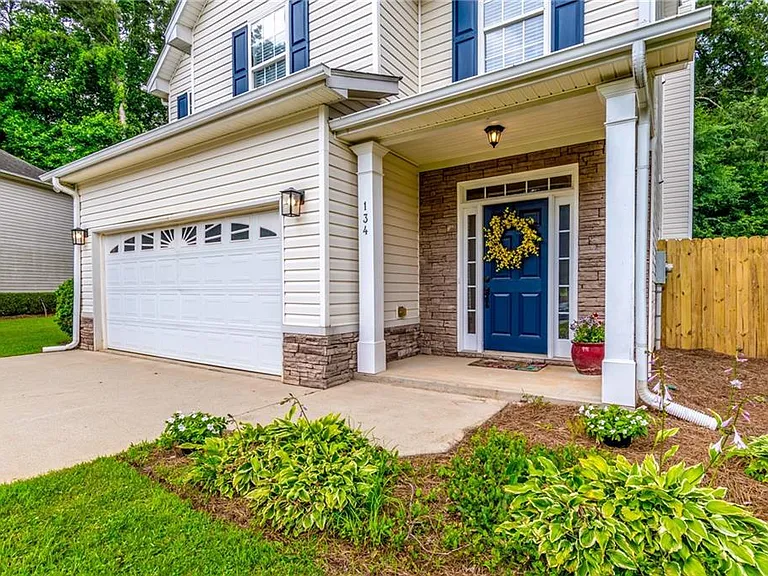 134 Lexington Parke Dr — Photo 3