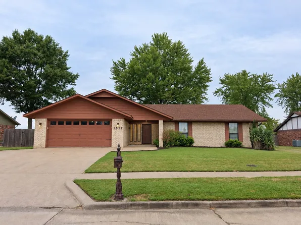 1517 Merlin Cir, Pryor, OK 74361