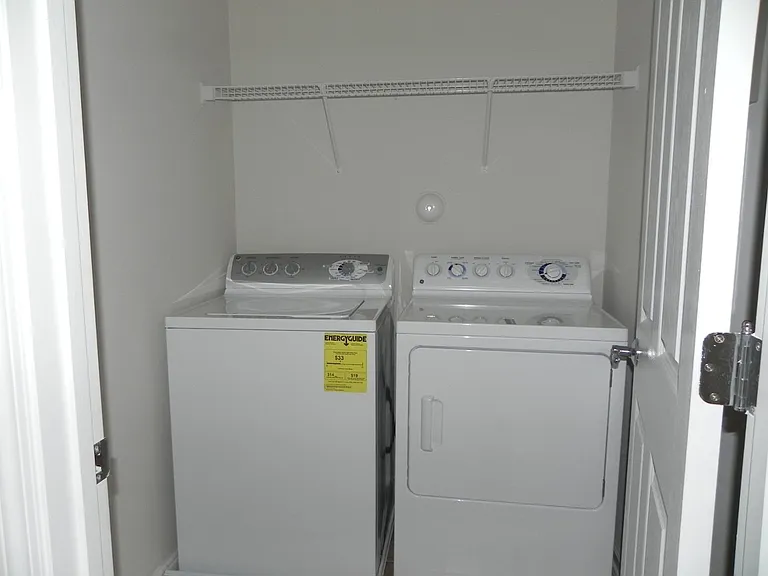 1409 Corwith Dr — Photo 16