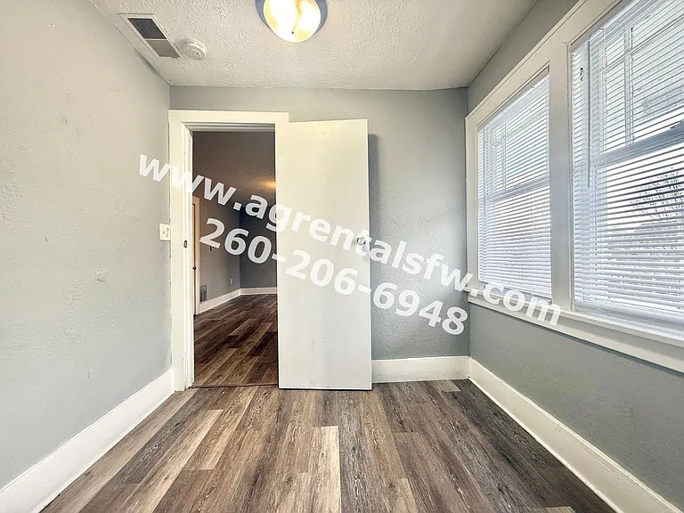 209 S West St — Photo 14