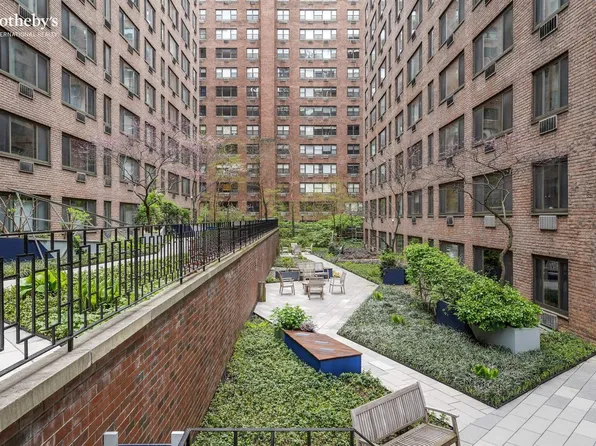 420 East 64th Street EPHE image 14 of 14