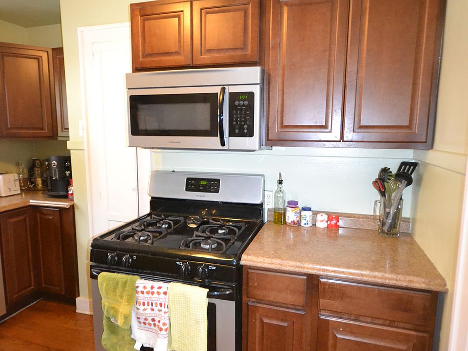 Upper unit kitchen