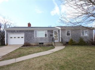 34 High St, Middletown, RI 02842