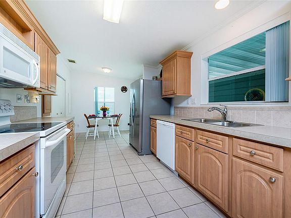 3rd image of 1079 Mattawa Ln
