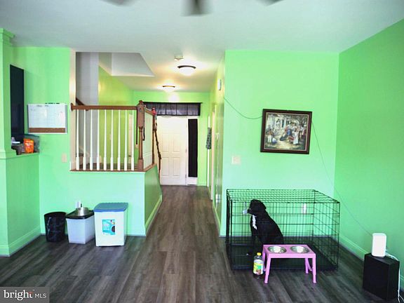 5th image of 266 Rockwood Blvd