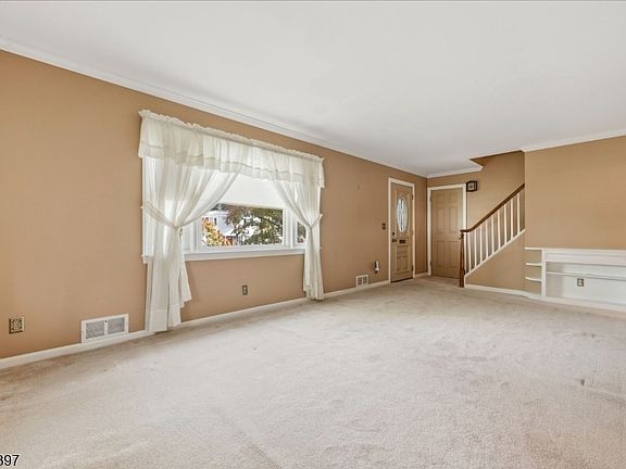5th image of 116 Grove Ave