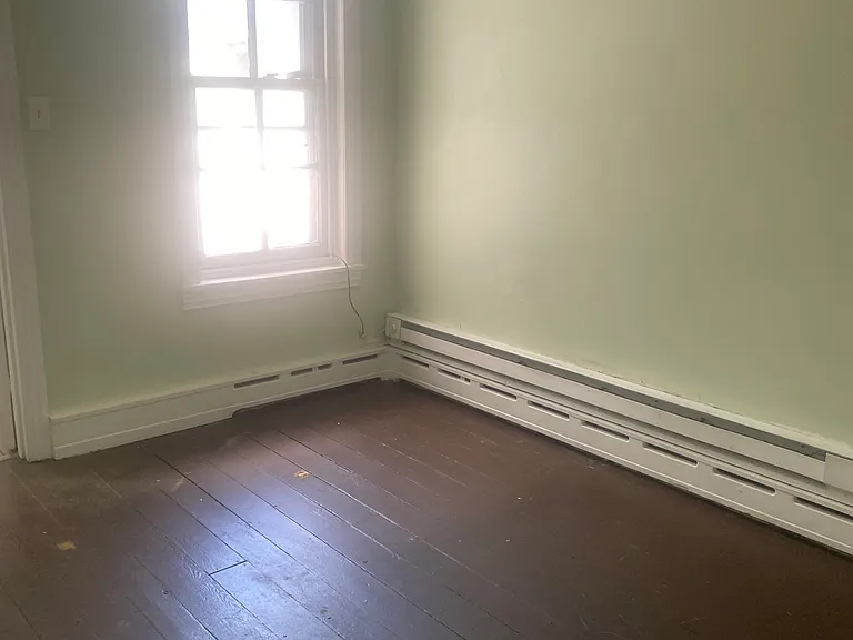 420 Maple St — Photo 4