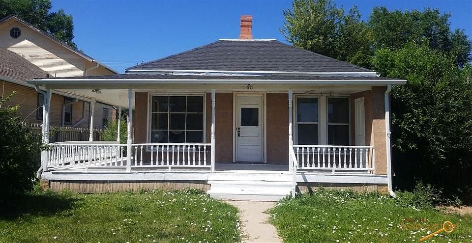 2nd image of 611 11th St