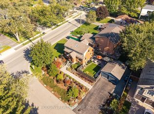 1319 Lakebreeze Dr, Mississauga, ON L5G3W7