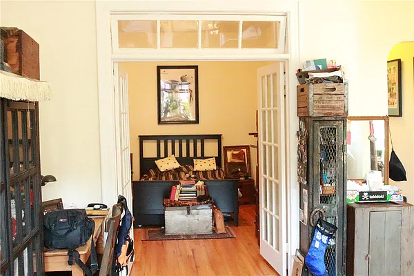 Rented by Space Marketing Shop | media 10