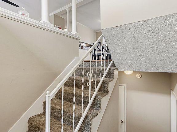 3rd image of 2048 White Post Rd