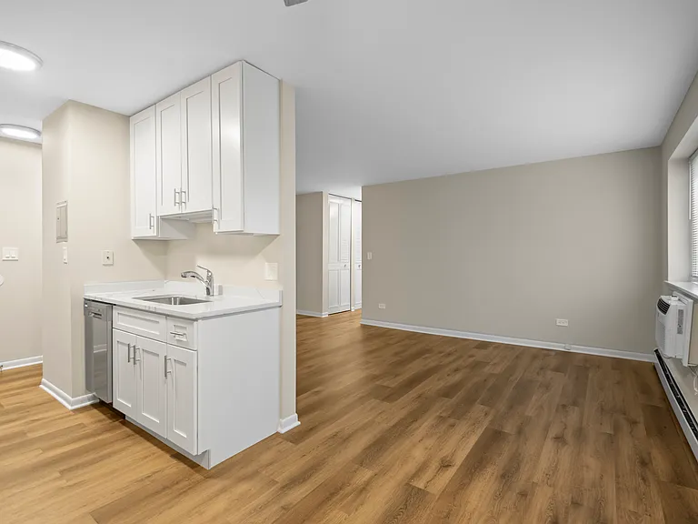 5450 n Winthrop — Photo 10