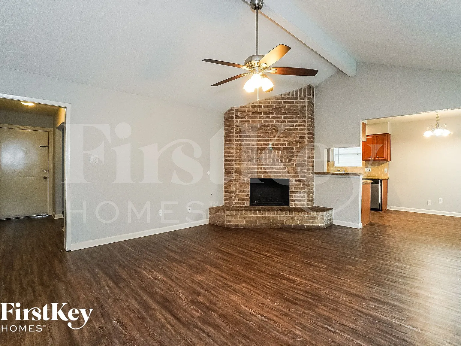4 bed, 2.0 bath, 1862 sqft, $2,090 — Photo 3