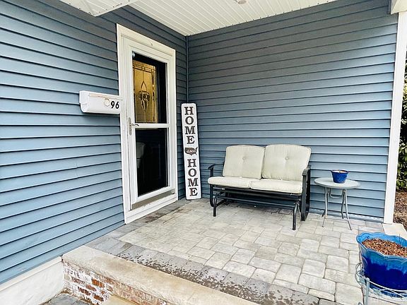 4th image of 96 Irving Ave