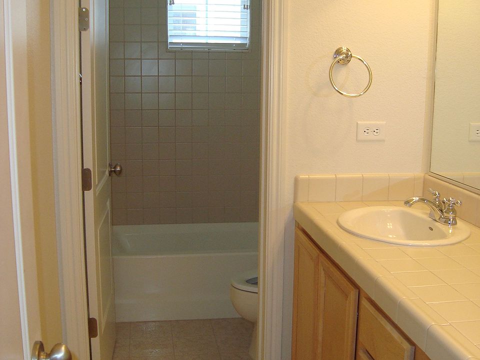 2nd Bathroom