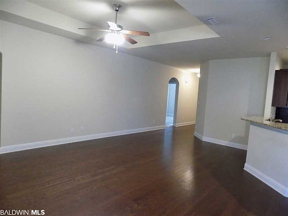 5th image of 34318 Paisley Ave