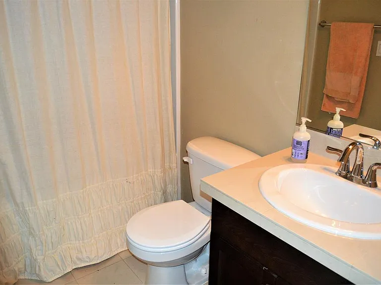 301 NE Eaton Ln — Photo 13