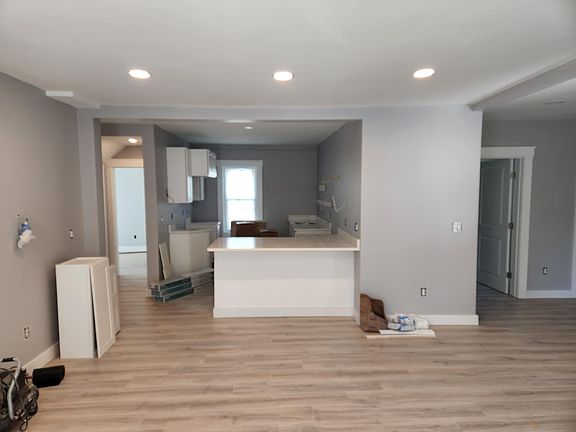 3rd image of 15 Tremont St Floor 1
