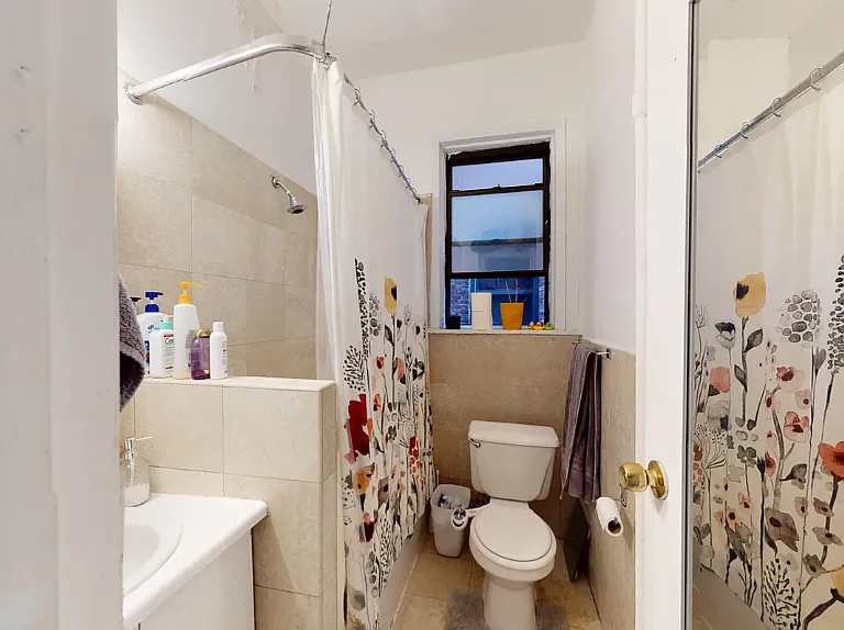 204 W 81st St #23 — Photo 4