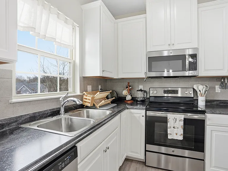 404 Aprilmae Way — Photo 9