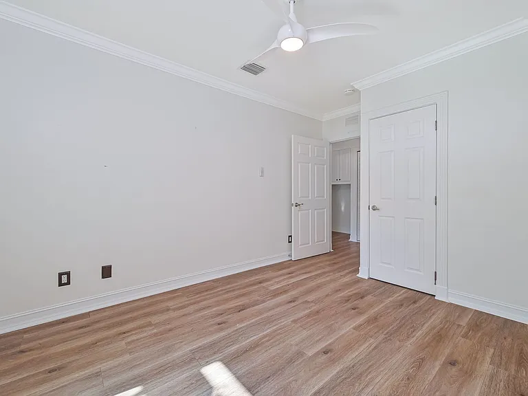 6941 Hunters Rd — Photo 20