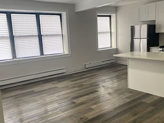4th image of 4425-31 N Milwaukee Ave #4425-2N