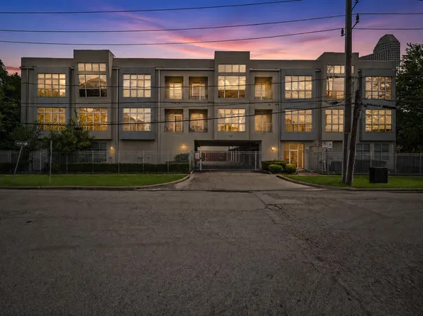 207 Pierce St #305, Houston, TX 77002
