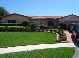 801 NW 97th Ter, Pembroke Pines, FL 33024