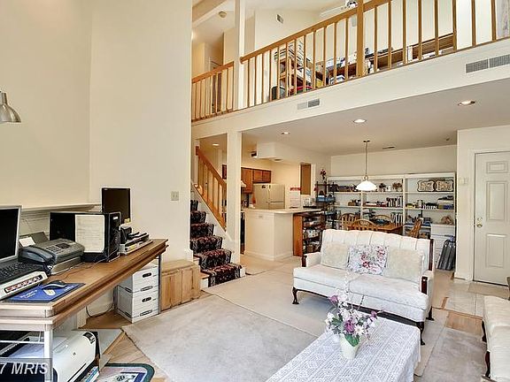 5th image of 10846 Antigua Ter APT 202