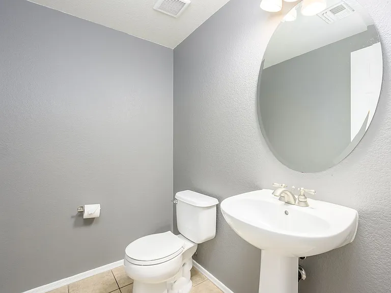 5815 E Grove Ave — Photo 7