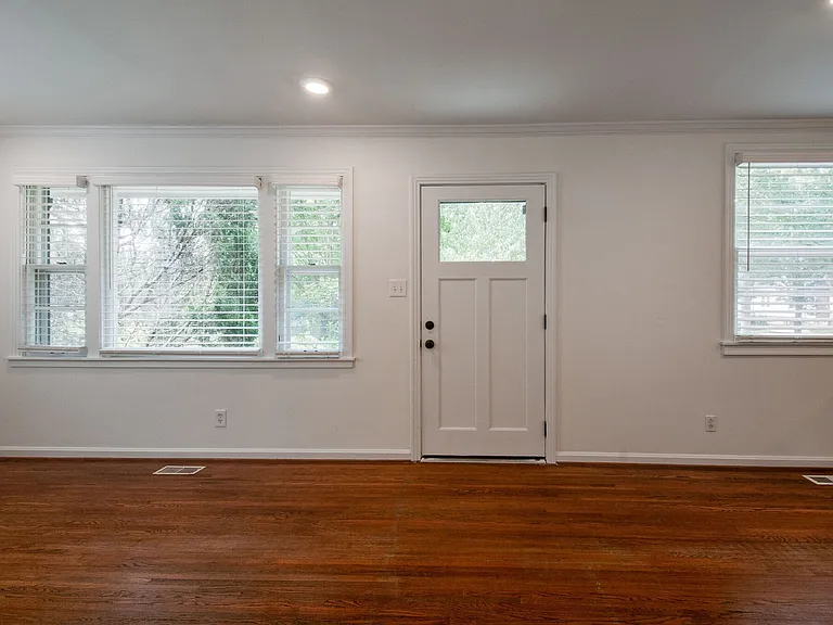1006 S Douglas Ave — Photo 14