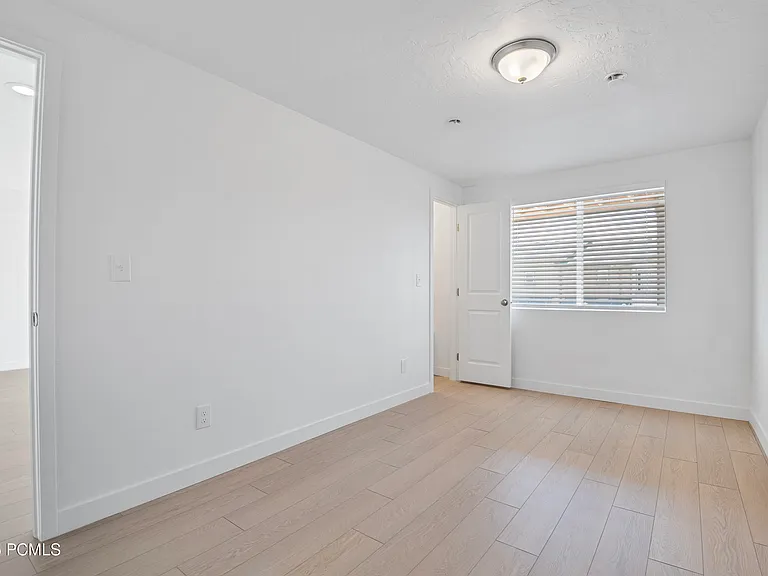 2377 N Wildwood Ln — Photo 19