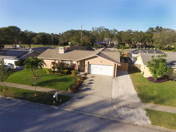 12145 101st Ave, Seminole, FL 33772