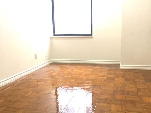 4th image of 304 W 92nd St APT 6A