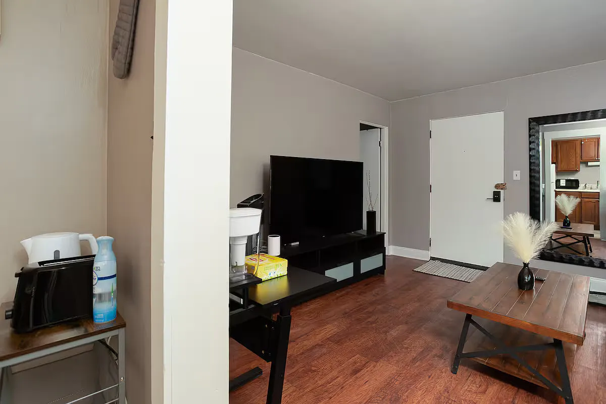 1 bed, $2,200 — Photo 3