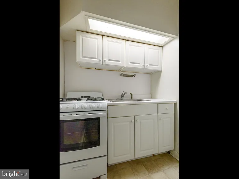 318 N Matlack St #3R — Photo 16