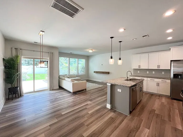 1005 Longitude Dr — Photo 5