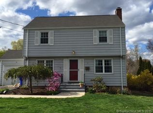 10 Greystone Rd, West Hartford, CT 06107