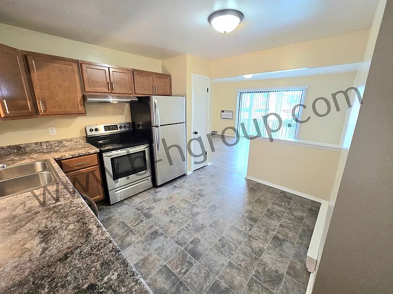 8515 32nd Ave — Photo 5