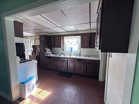 5th image of 2800 Vermillion St