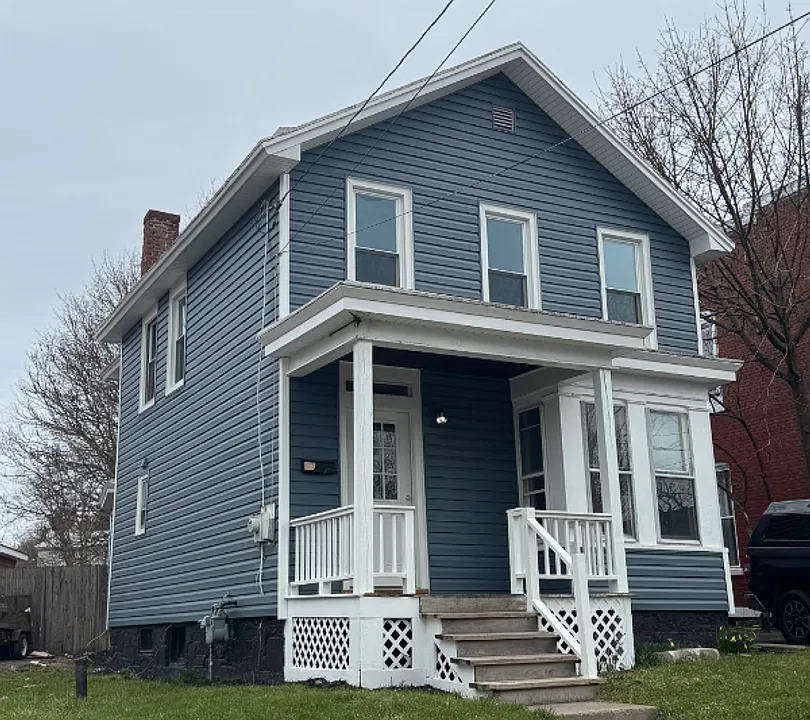 113 W Oneida St