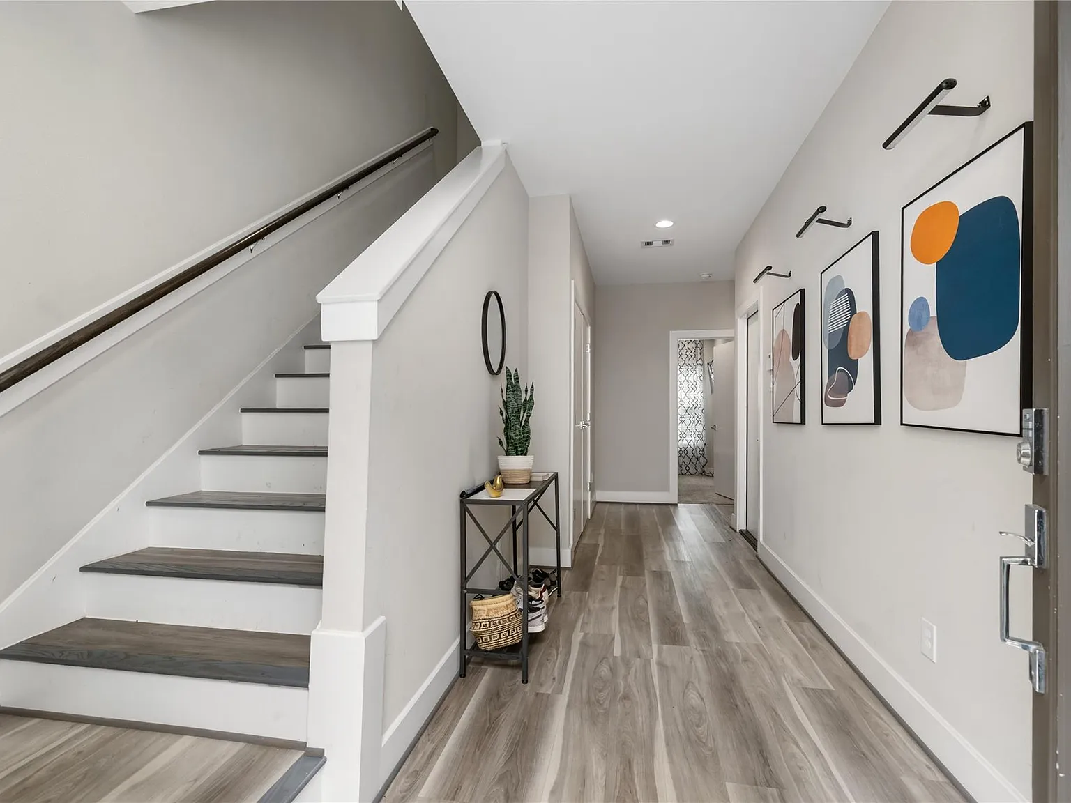 3 bed, 2.5 bath, 1580 sqft, $2,450 — Photo 3