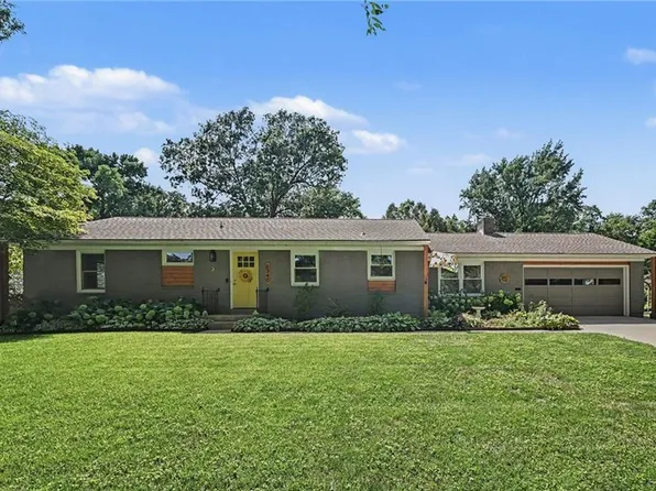 6340 Reeds Dr, Mission, KS 66202