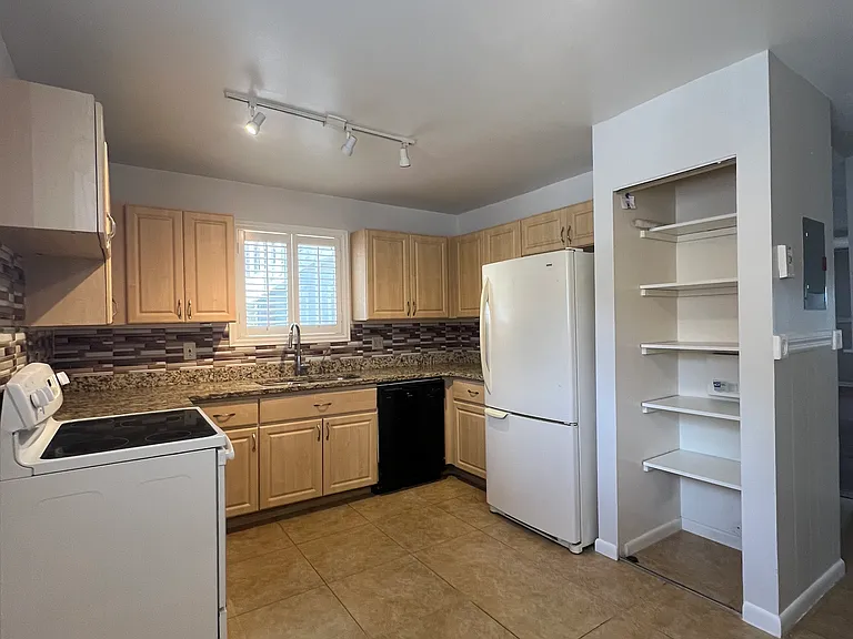 4146 Plantation Cove Dr #404 — Photo 25