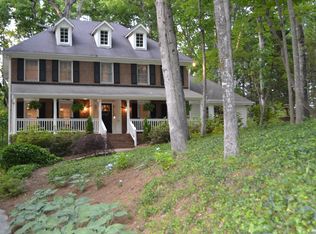 1420 Ridgefield Dr, Roswell, GA 30075