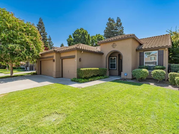 2626 Centerpiece Ct, Riverbank, CA 95367