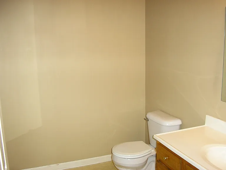 4490 Woodstone Dr — Photo 17
