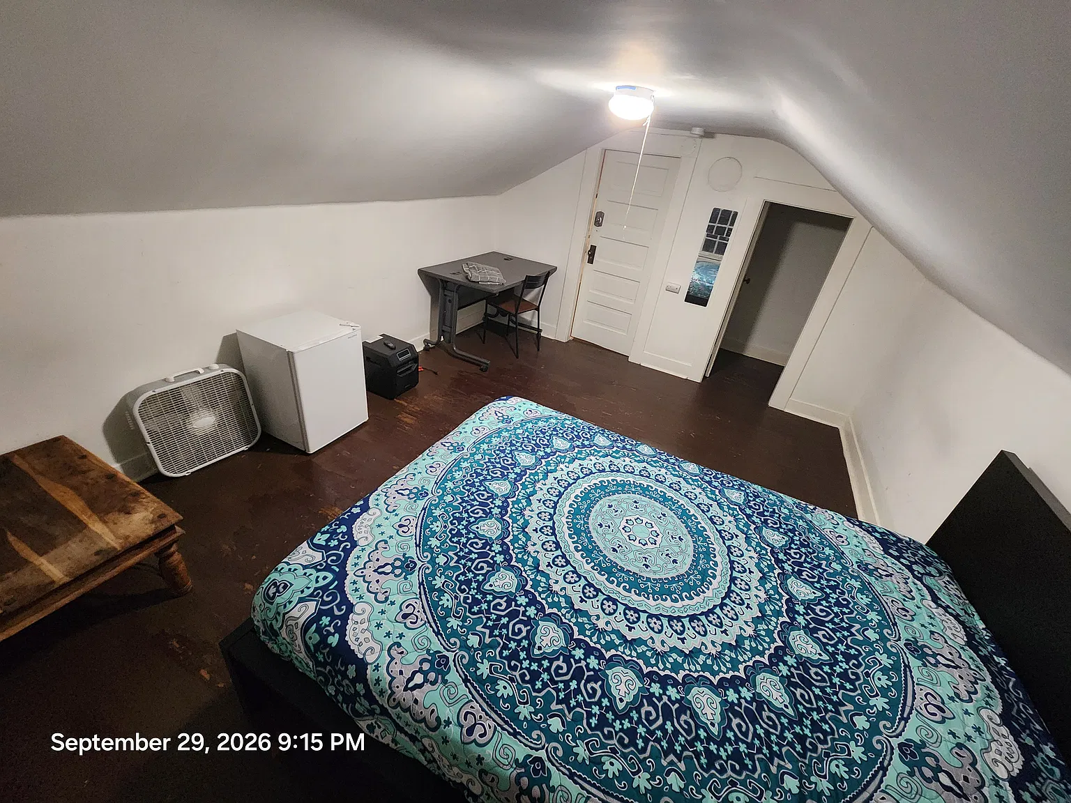 8 bed, 3100 sqft, $975 — Photo 2