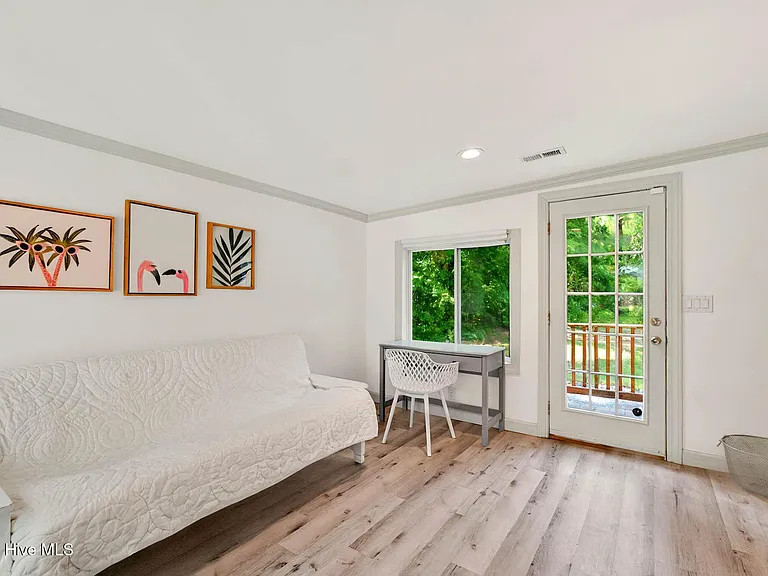1950 Ocean View Dr SW — Photo 23