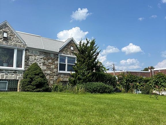 2nd image of 8942 Blue Grass Rd